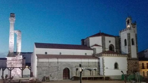 Iluminación en la Plaza de la Constitución