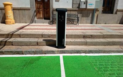 Zalamea de la Serena impulsa la movilidad sostenible con un nuevo punto de recarga para vehículos eléctricos gracias al Plan MOVES III